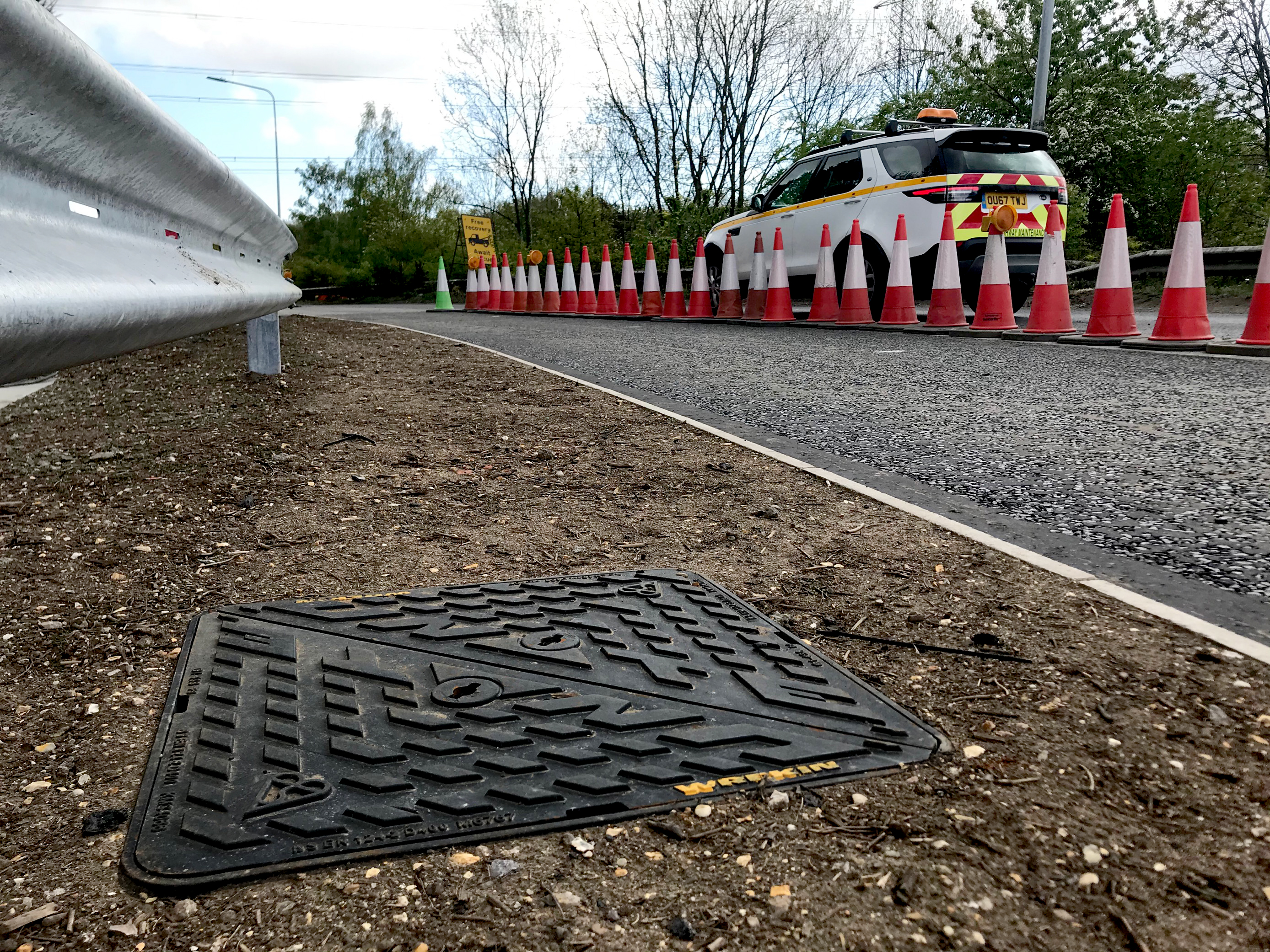 Unite manhole cover installed on the M27