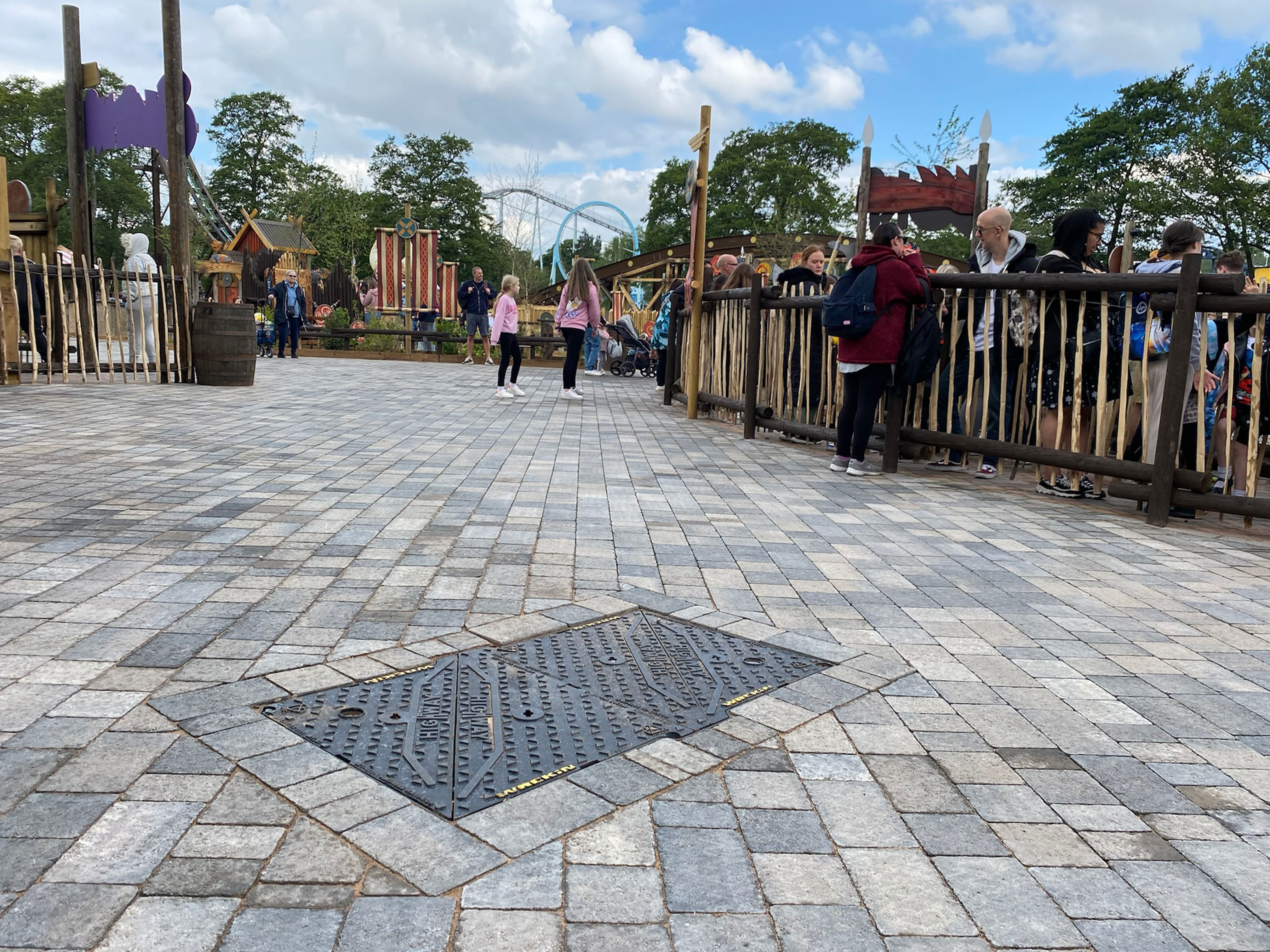 Highway manhole cover at Drayton Manor Resort