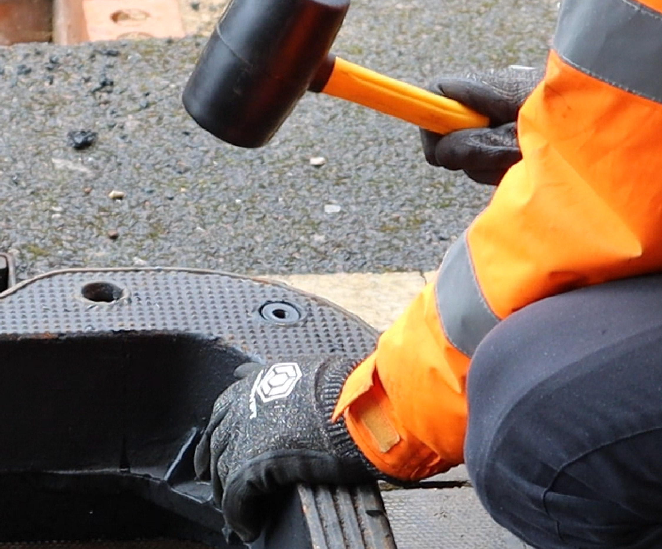 Screwlift bushes being hammered in place