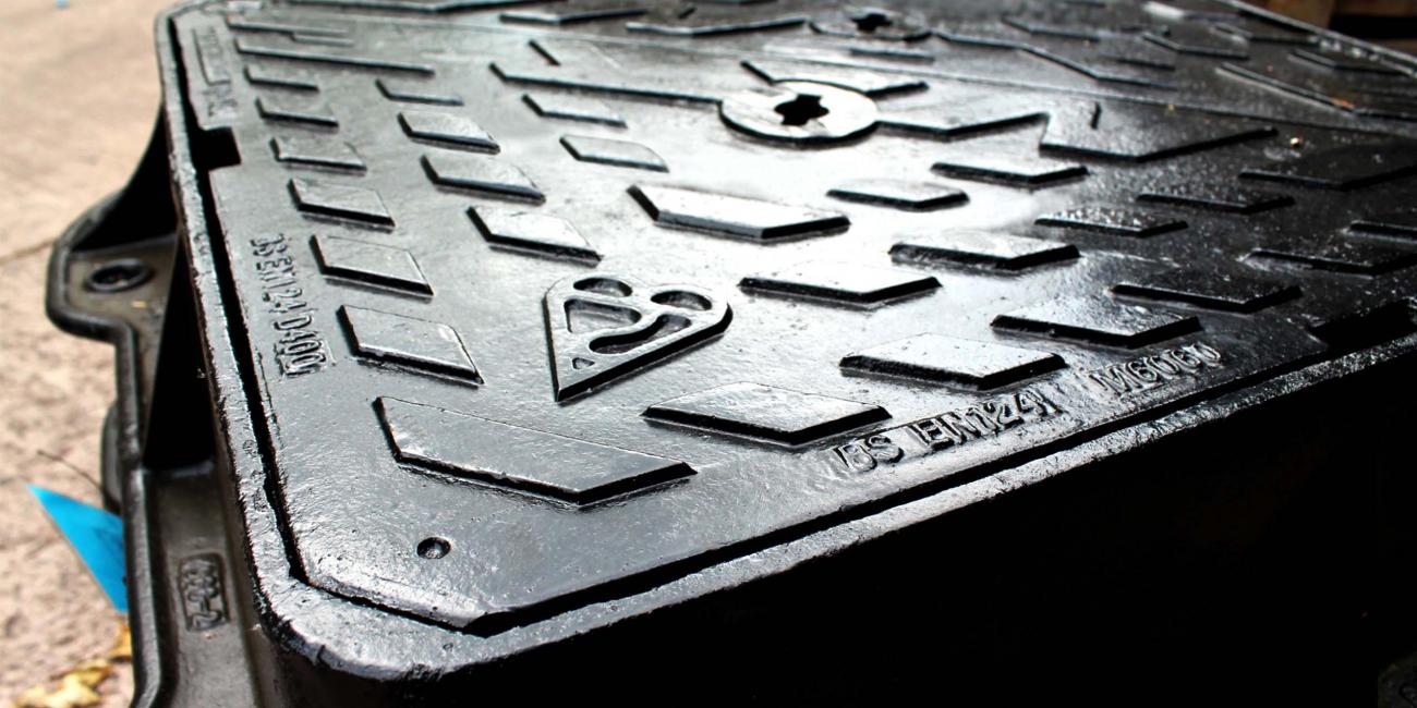 Unite manhole cover