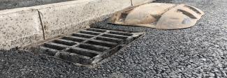 Armadillo gully grate shell