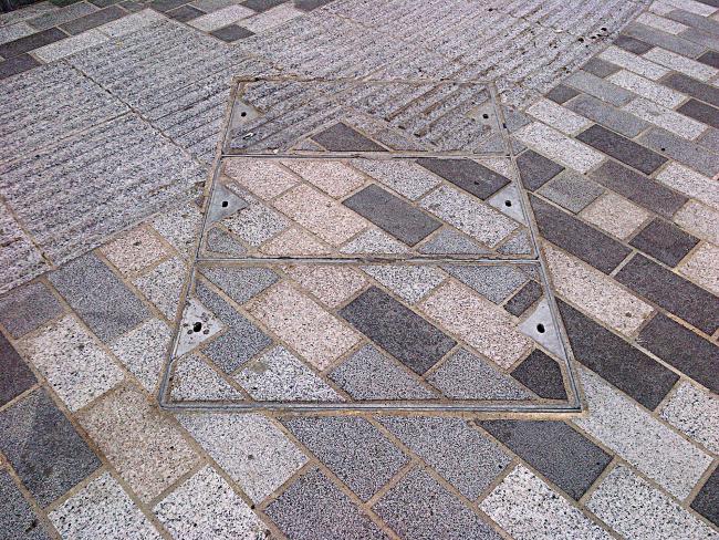 Wrekin block paviour steel access cover
