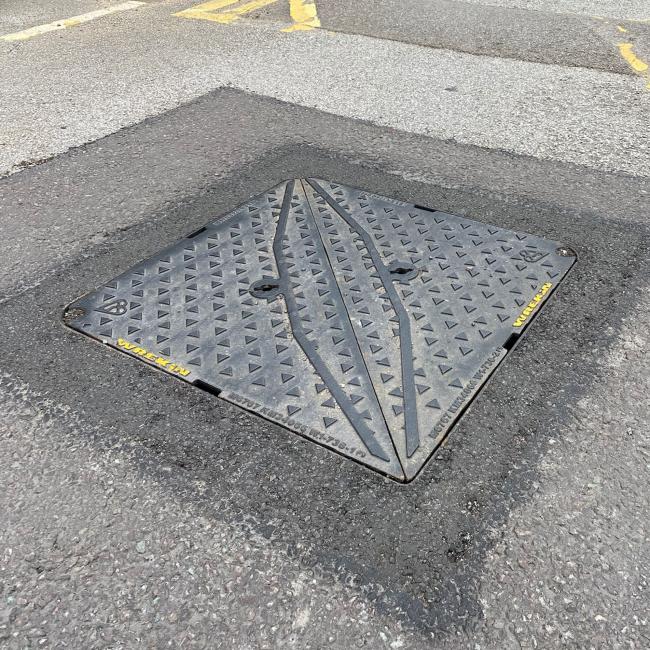 Tristar manhole cover
